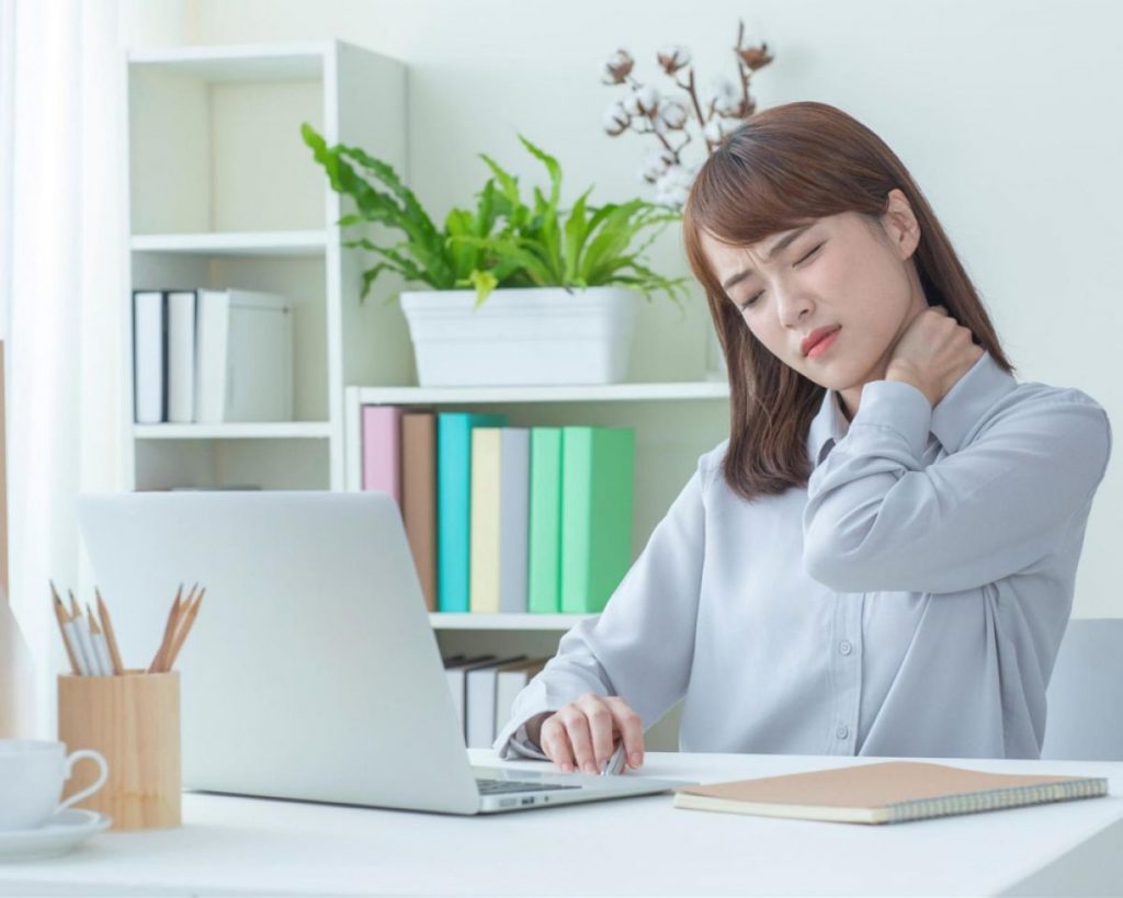 居家办公 脊椎疼痛风险增‼‼ 46 4招击退腰酸背痛 1000x800 1 1200x960 1